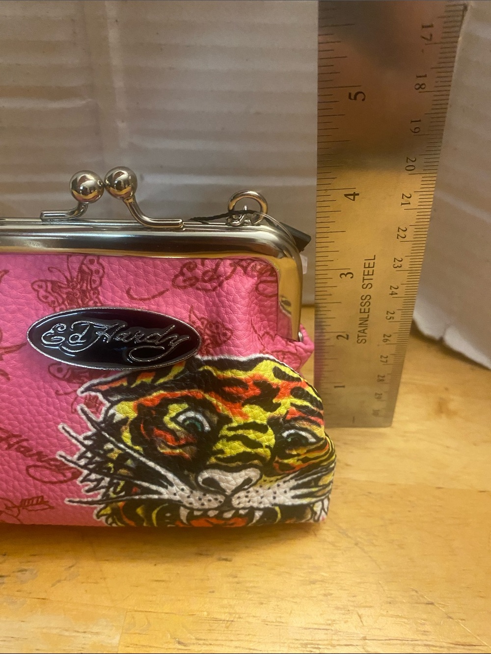 Ed Hardy Tiger pink Kiss-Lock cross body Mini Bag about 5 1/4 x4 x2 1/2 NWT - Picture 9 of 12